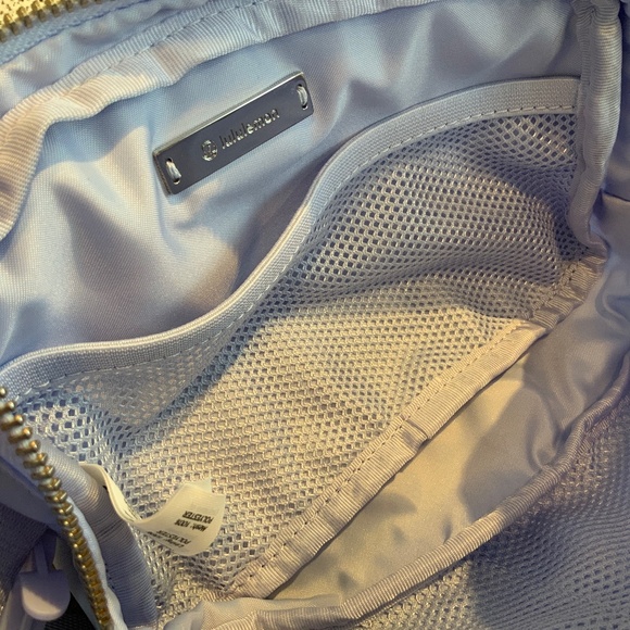 NWT PASTEL BLUE Lululemon Everywhere Belt Bag with Metal Hardware Zipper - Picture 7 of 11